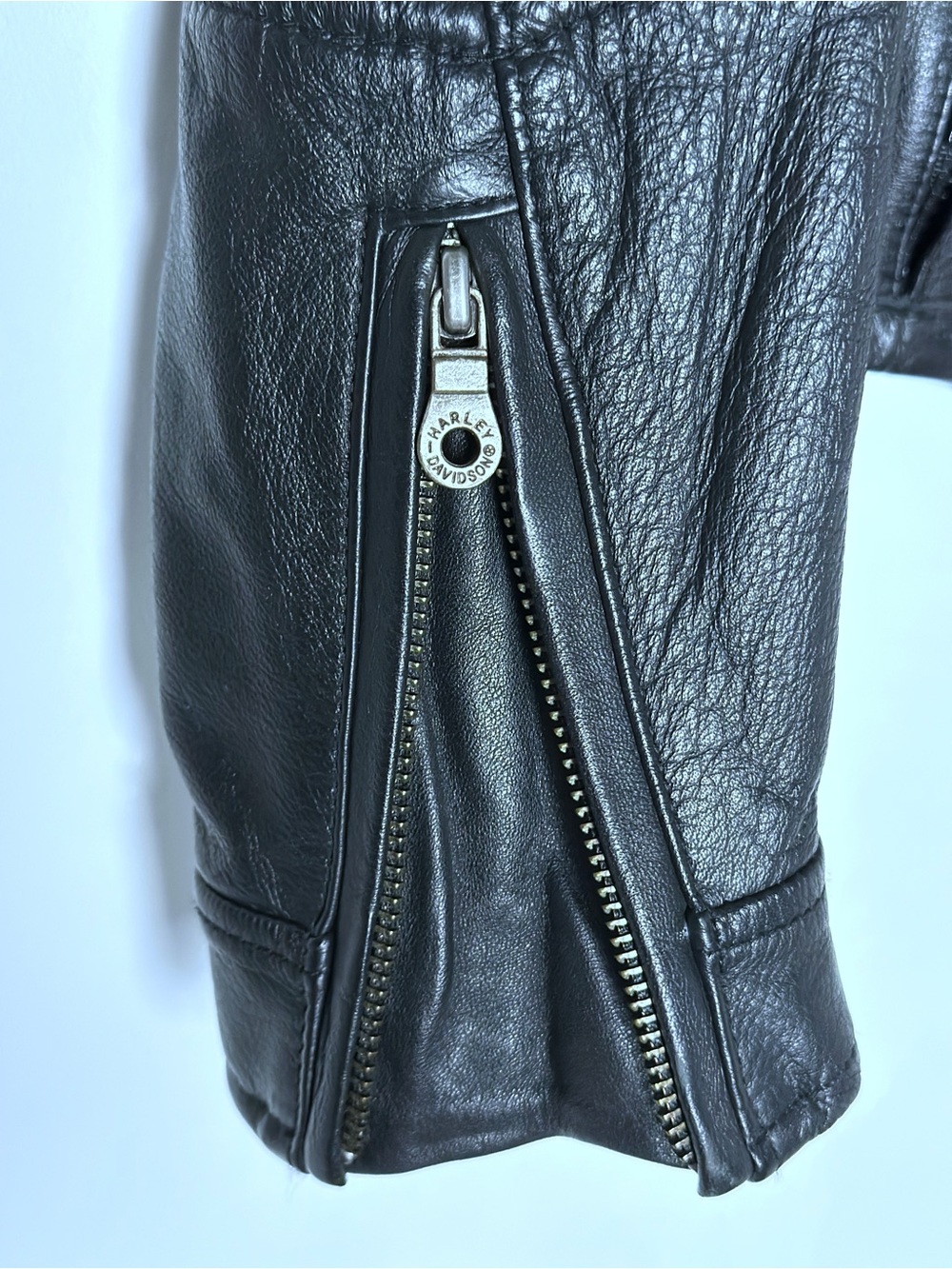 Authentic Harley-Davidson Vintage Leather Jacket (98156-03VW) - Women’s XS - Picture 10 of 16